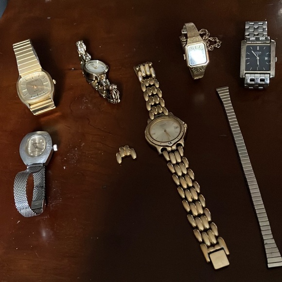 Lot of Six Vintage Mens and Women’s Watches and Parts